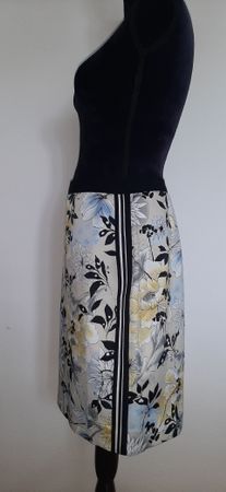 Marc Cain Rock, N 4, Blumenmuster, Top Zustand !