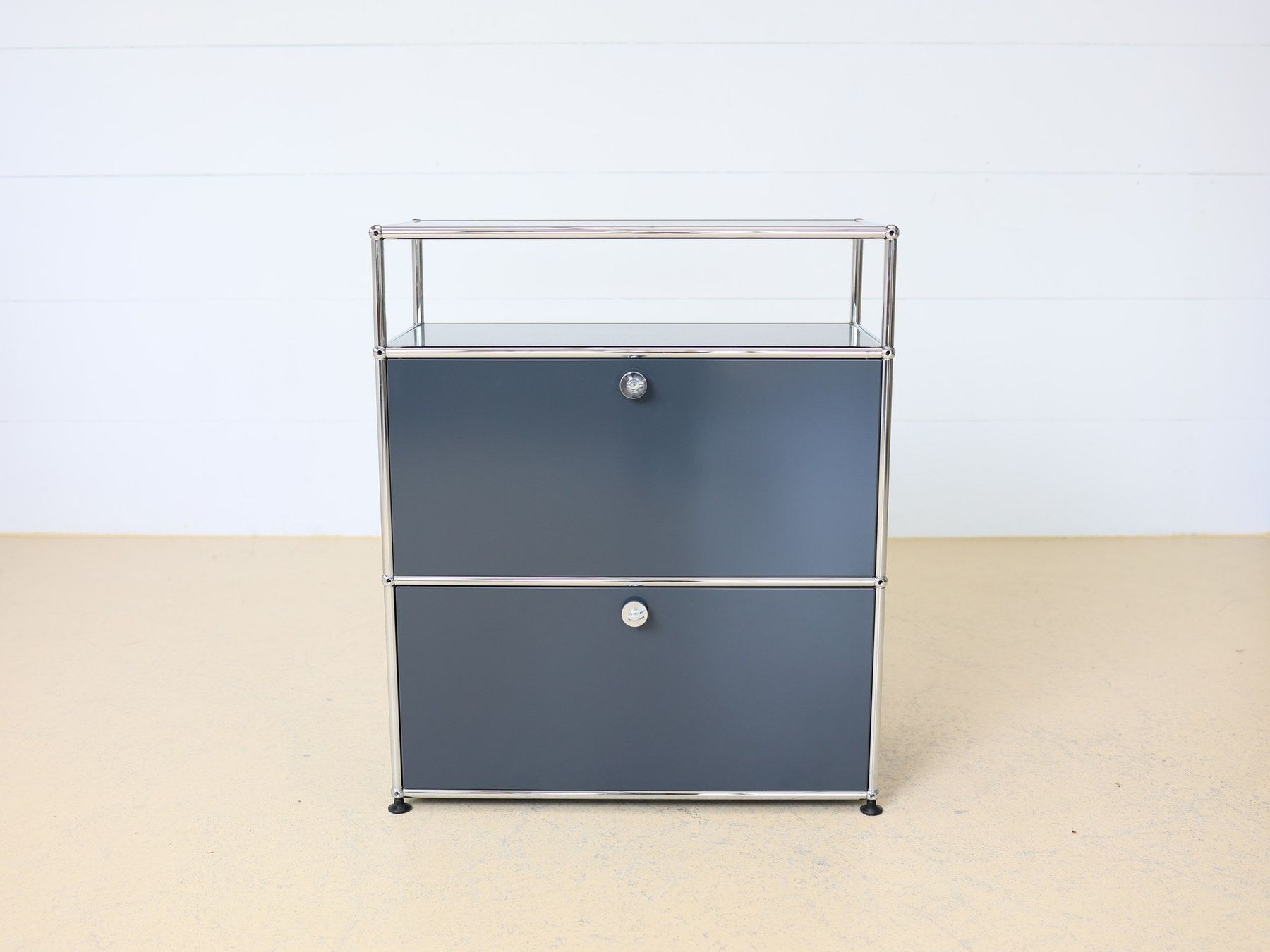USM Scaffali: USM Haller Sideboard | Anthrazitgrau 1x3 | Neuwertig – Usato da Meinisberg venduto da atelier_TILIJA