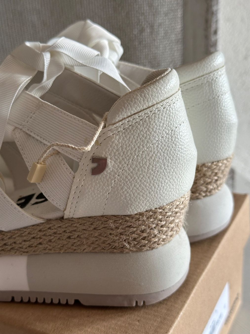 Scarpe da donna: Neu! Schnürpumps Lizarda white Gr. 36 Gioseppo – Nuovo e nell'imballaggio originale da Domdidier venduto da Lilalu168 2