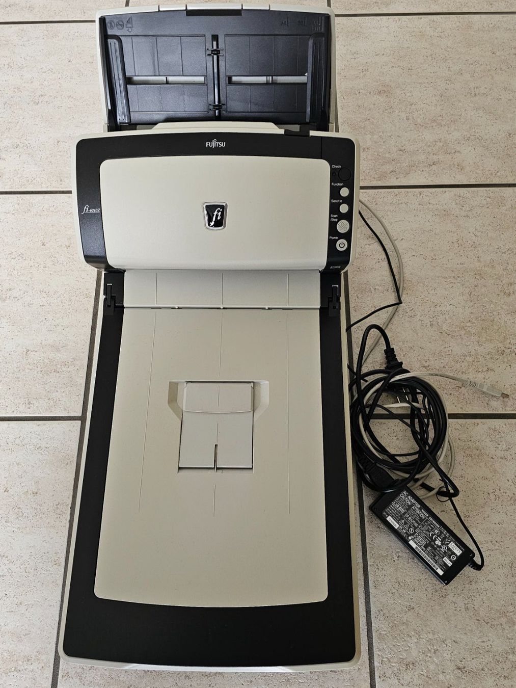 Fujitsu Scanneurs: Fujitsu fi-6240Z Image Scanner ADF Duplex – D'occasion à Dällikon par Reri