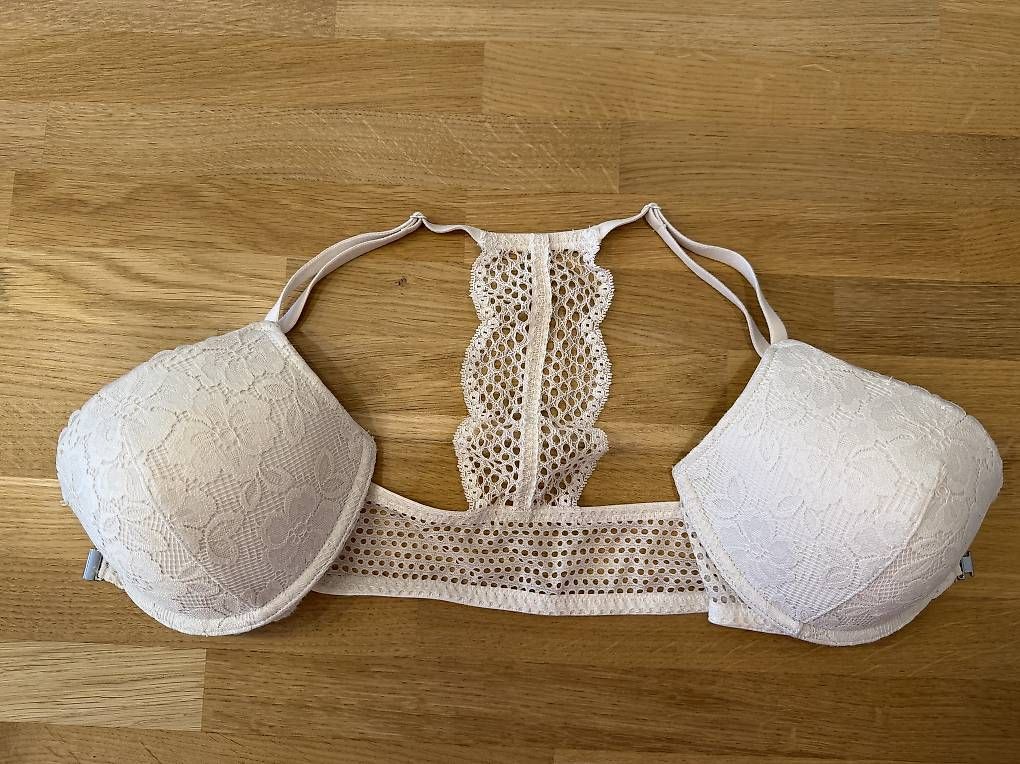 H&M Altra biancheria intima: BH mit Spitze 80B neuwertig – Nuovo (secondo la descrizione) da St. Gallen venduto da Diana. 1
