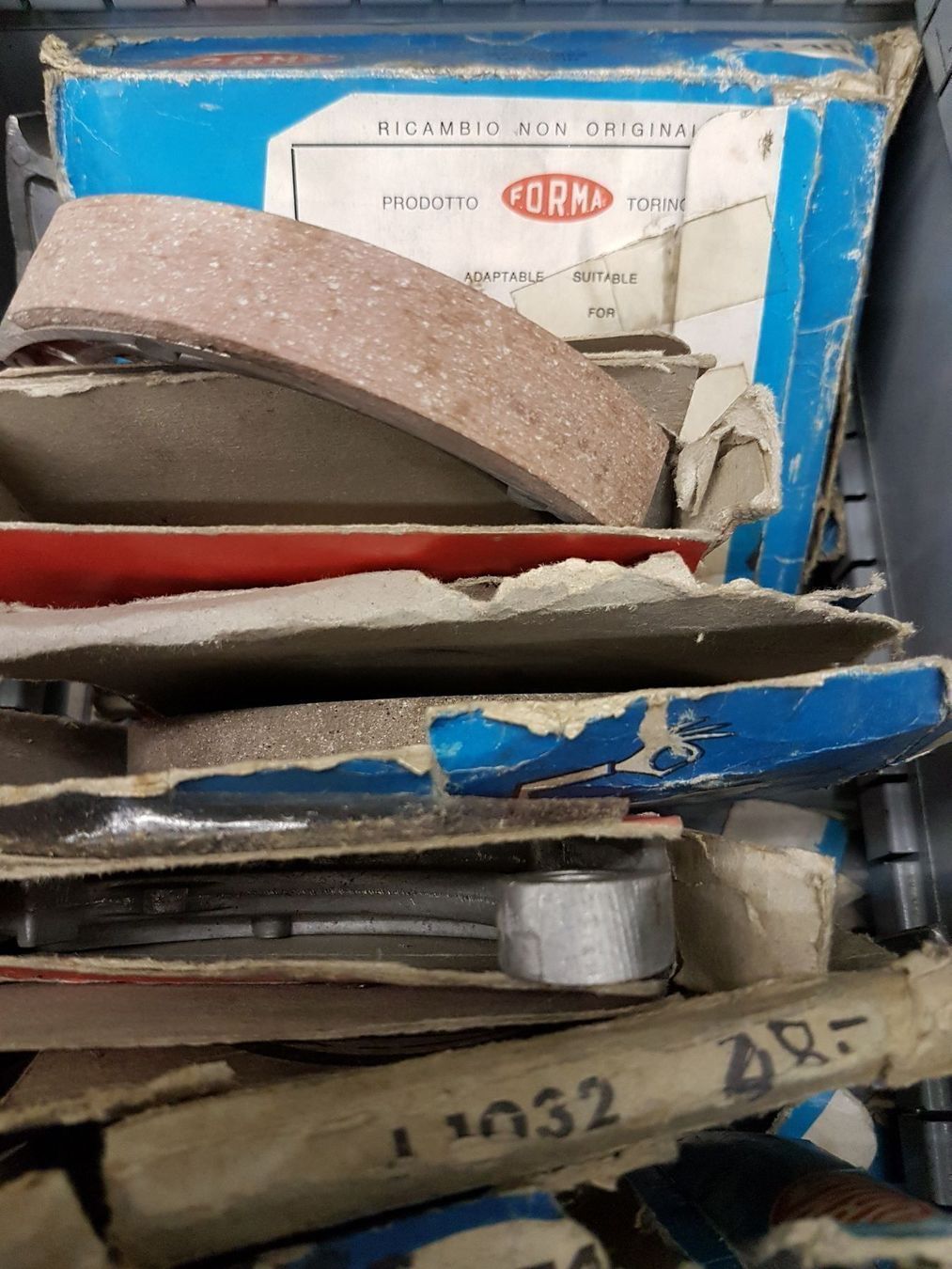 Tutti pezzi di ricambio per scooter: Vespa und Piaggio Bremsbeläge – Nuovo (secondo la descrizione) da Herisau venduto da Tioga 1