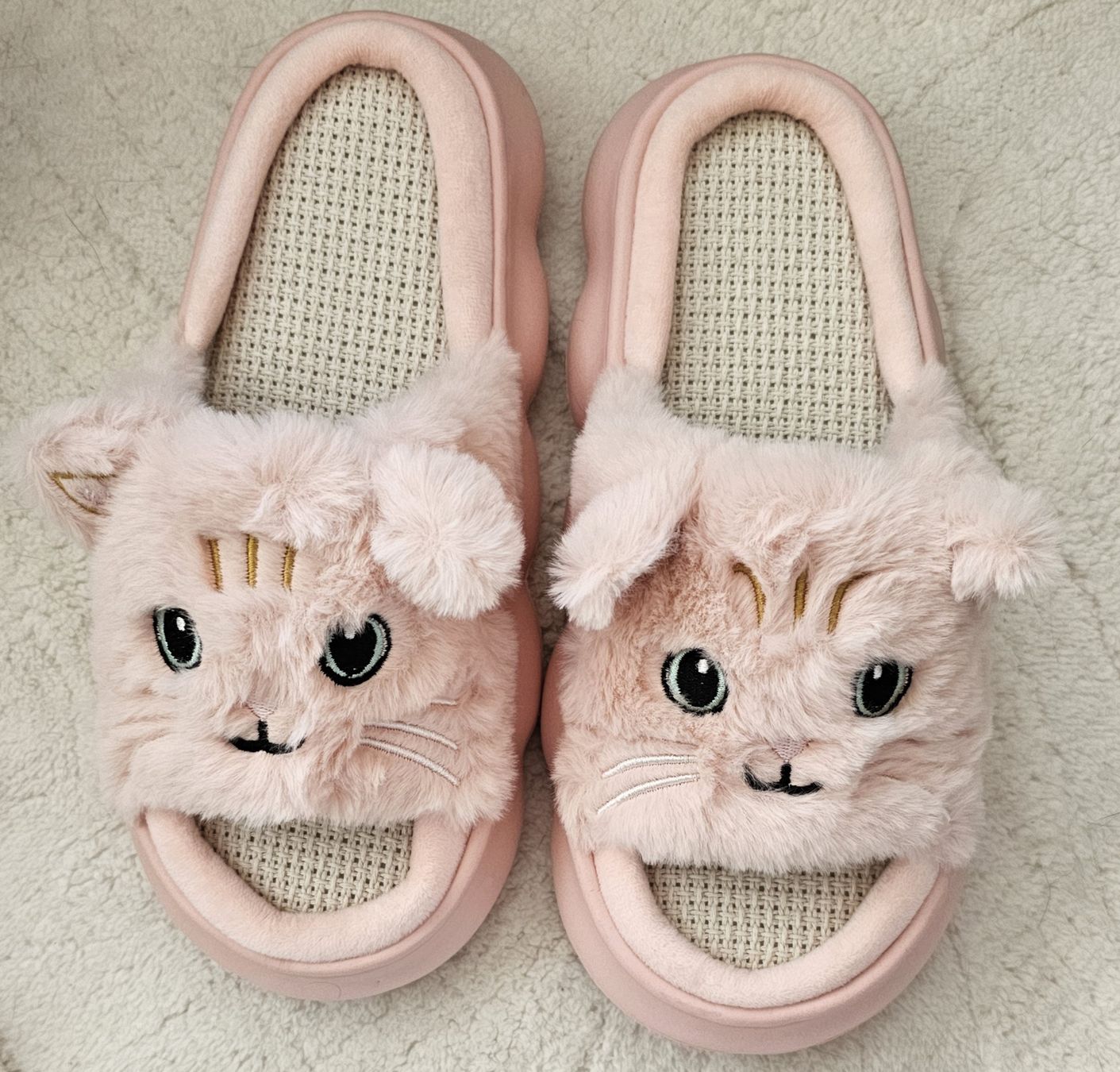 Damenschuhe: Hausschuhe Katze Rosa – Neu und originalverpackt aus Grosshöchstetten von Chaotik-Reptil