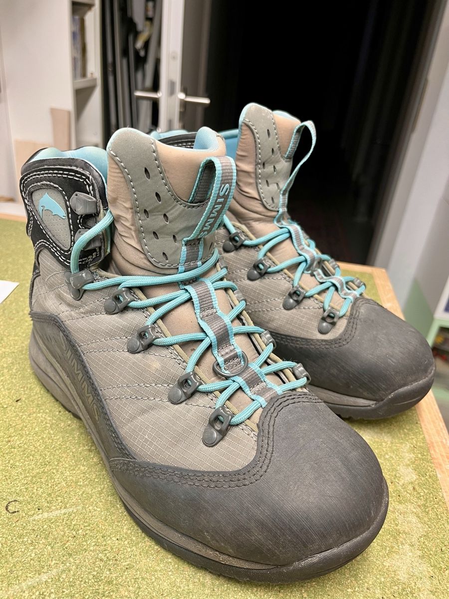 Simms Lotti di vestiti: Womans Simms Wathose & Schuhe – Usato da Titterten venduto da rodbender44 2