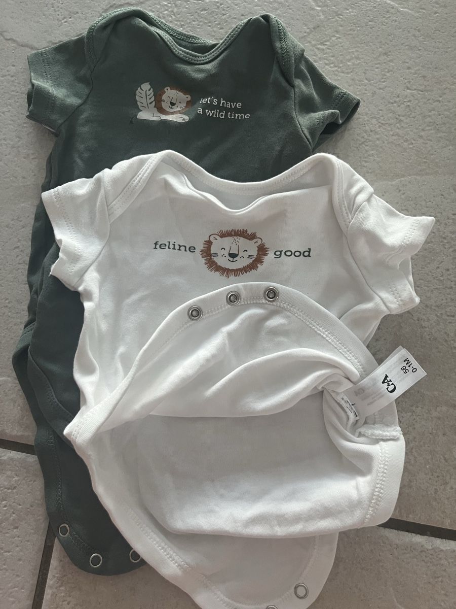 Kleiderpakete & -sets: 4 baby bodies kurzarm grösse 56 – Gebraucht aus Grenchen von Yvonne_badger 1