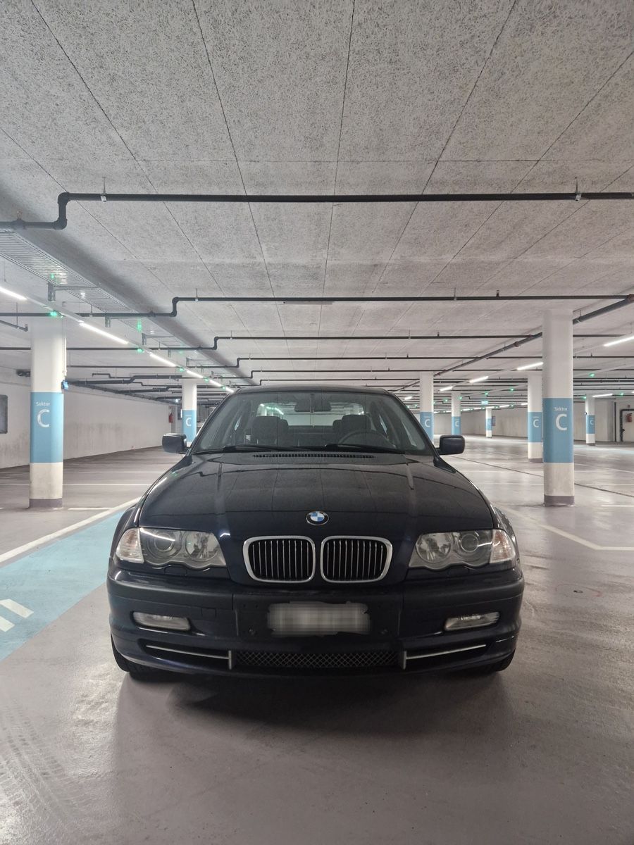 BMW Automobili: Bmw E 46 330xi – Usato da Ennetbürgen venduto da Col18in