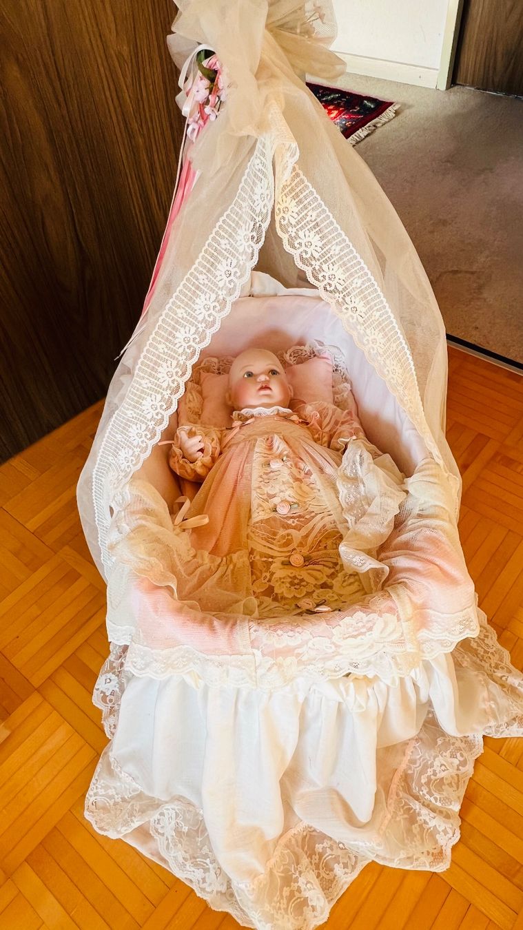 Sdraiette & Sdraiette a dondolo: Puppe mit Wiege – Usato da Röschenz venduto da tan_xlt9 6