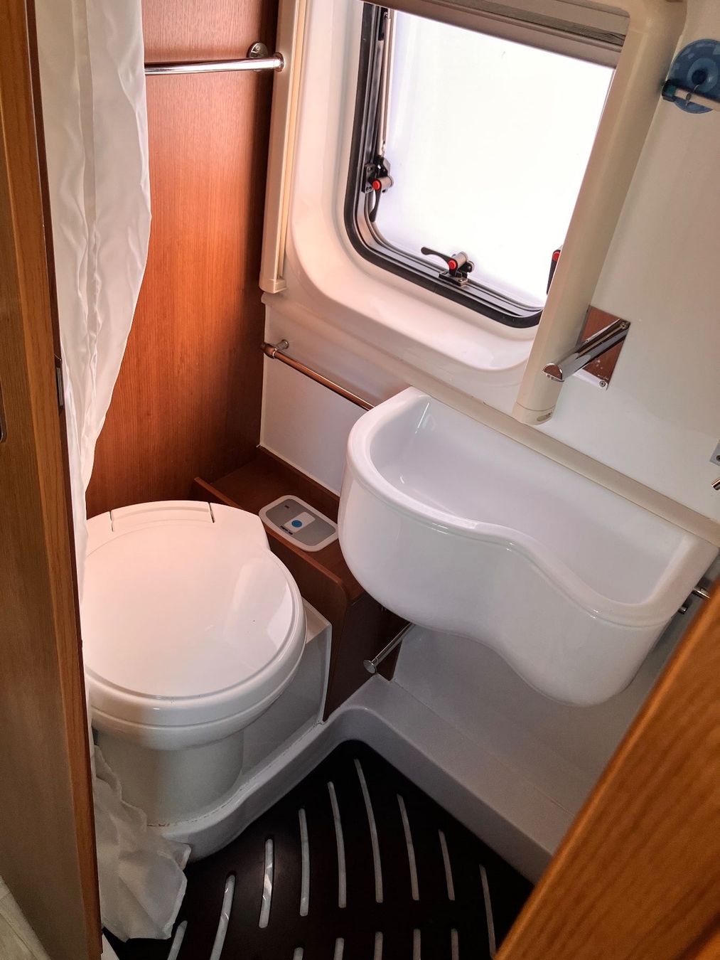 Fiat Véhicules de camping: Fiat Ducato Twist 06 – D'occasion à Les Ponts-de-Martel par cyber900oz 9