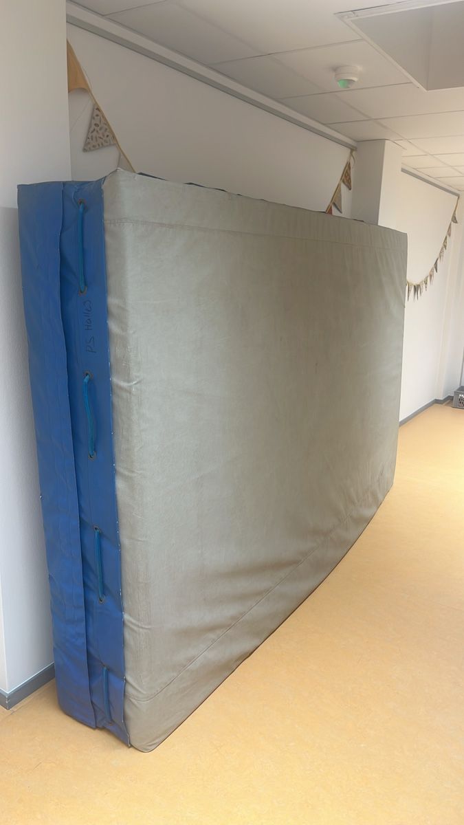 Alder+Eisenhut Bodenmatten: Gebrauchte Matte blau/grau – Gebraucht aus Altstätten SG von bni_pf65 1