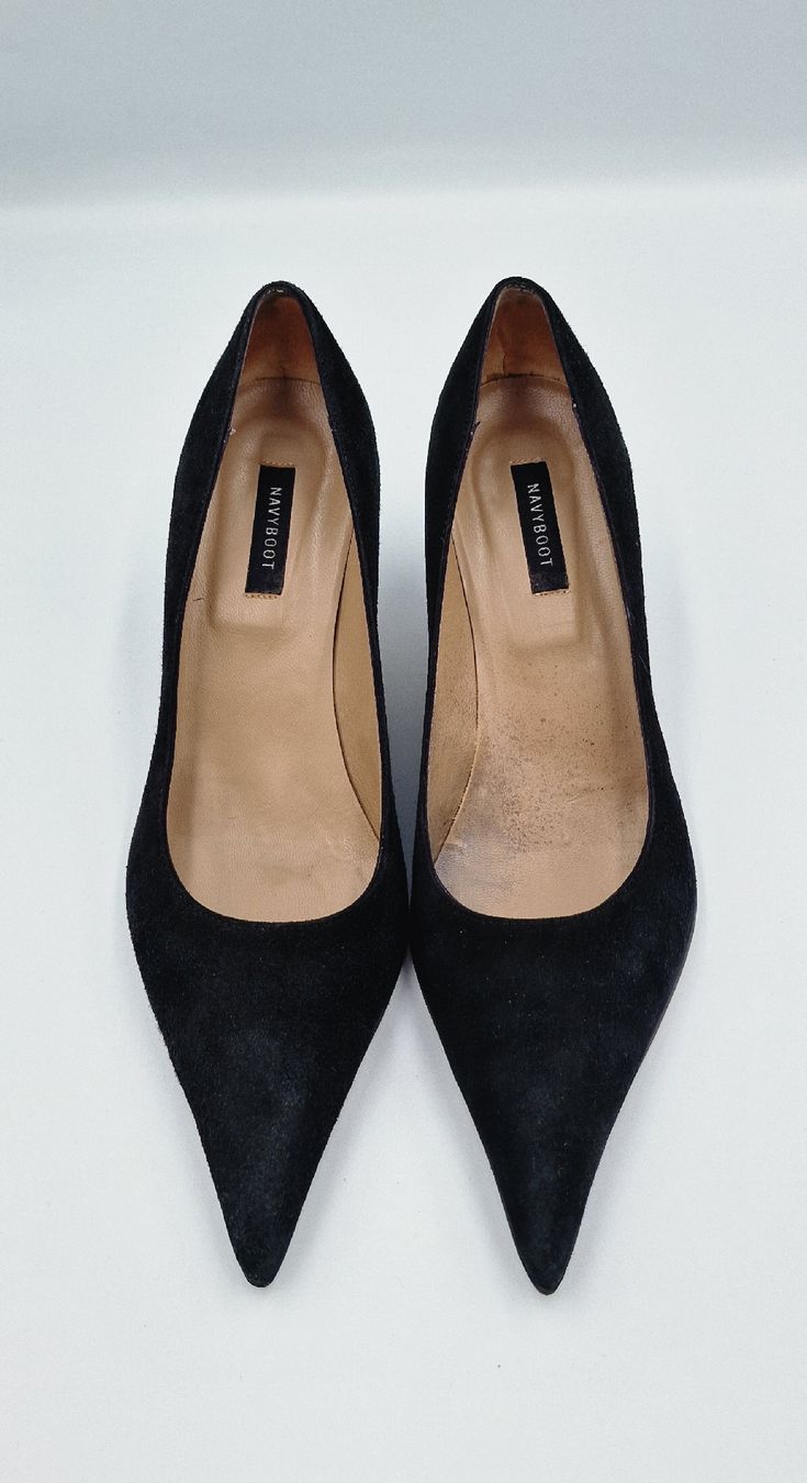 Navyboot Scarpe da donna: Elegante Navyboot Wildleder Pumps, Schwarz, Grösse 38 – Usato da Affeltrangen venduto da Szafaoli 1