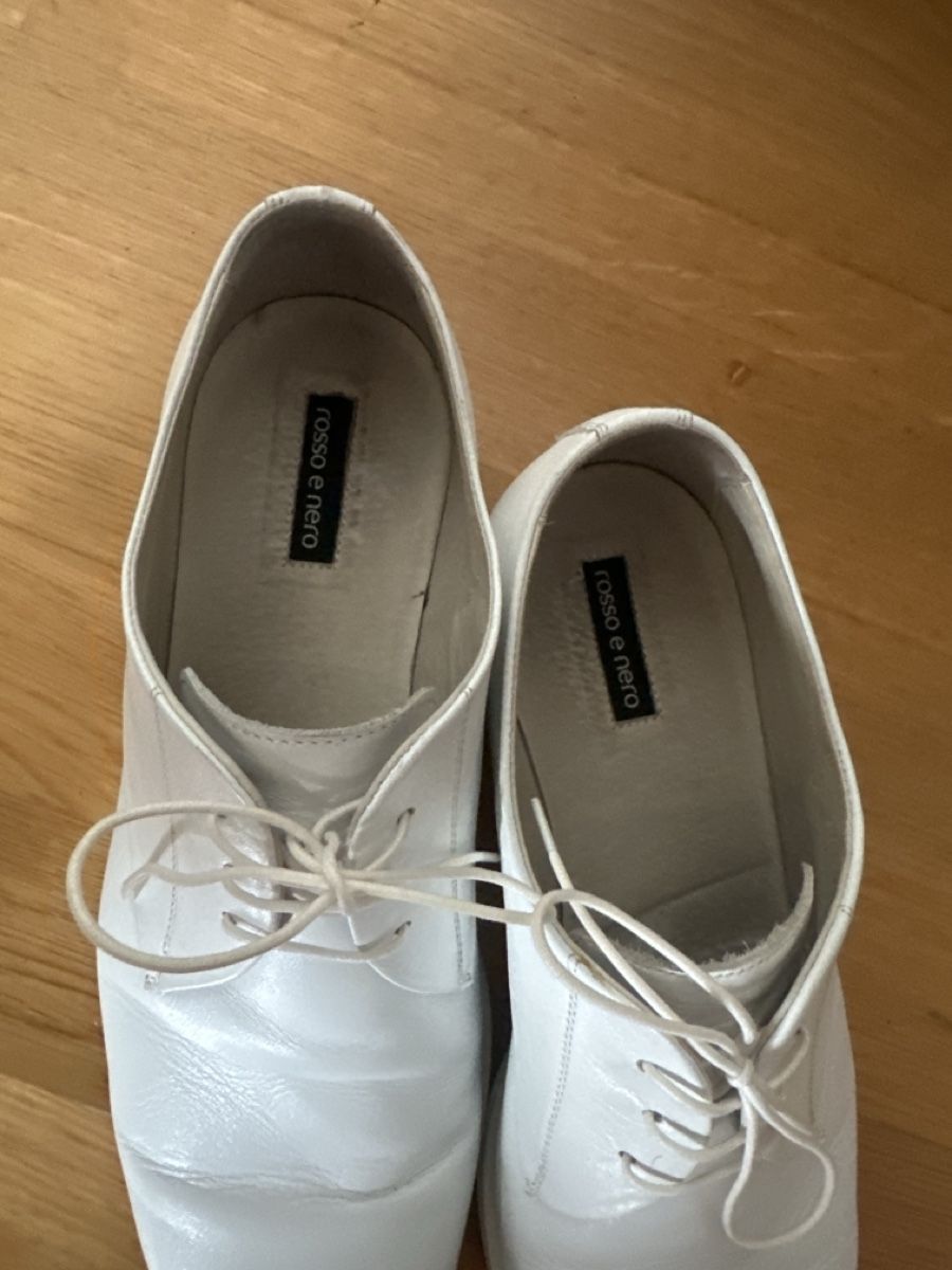 Scarpe da uomo: Rosso e Nero White Leather Shoes, Size 43 – Usato da Stäfa venduto da Marillala 3