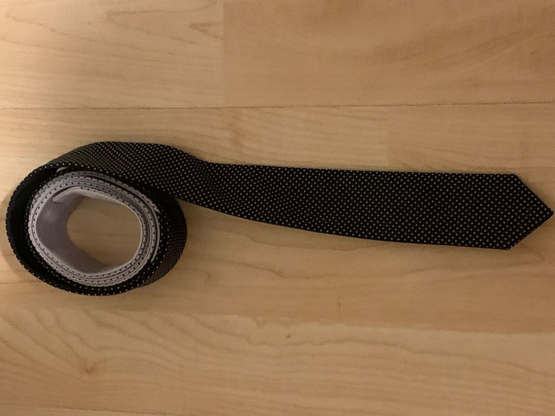 Autres accessoires femmes: Krawatte - dunkelblau mit Pünktchen - butlerandwebb - NEU – Neuf (Voir description) à Dübendorf par san_tt6m 6