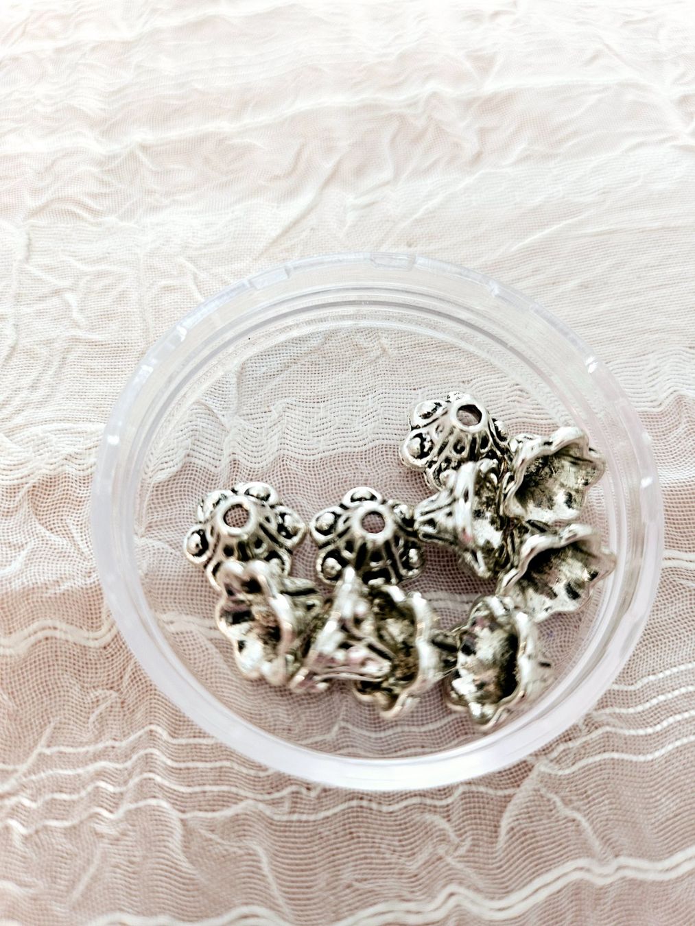 Perlen (unechte): 9stk Perlenkappen 5x8mm (nr5) – Neu (gemäss Beschreibung) aus Dietikon von Eleda
