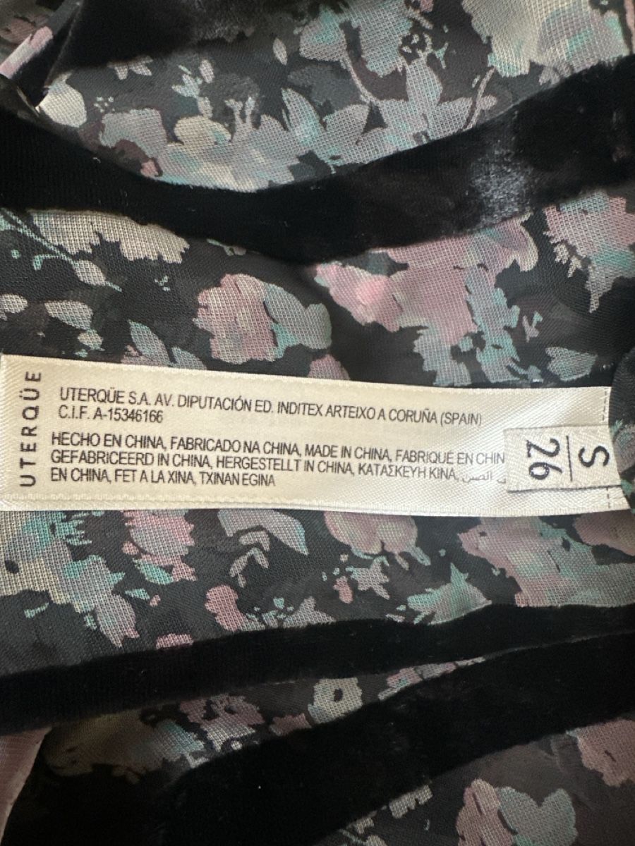 Camicette: Bluse von Uterque – Usato da Zürich venduto da Misomi 3