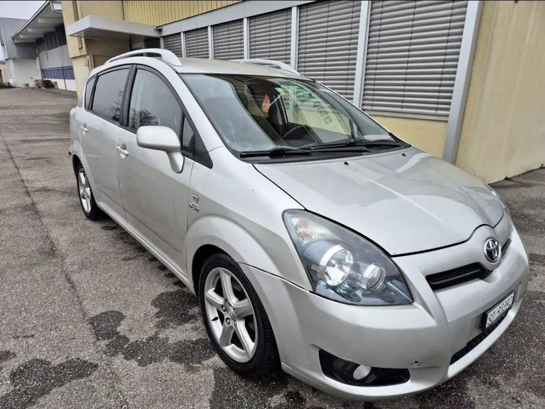 Toyota Automobili: toyota corolla verso 2.2 pour export – Difettoso da La Neuveville venduto da ewa_b2h6 1