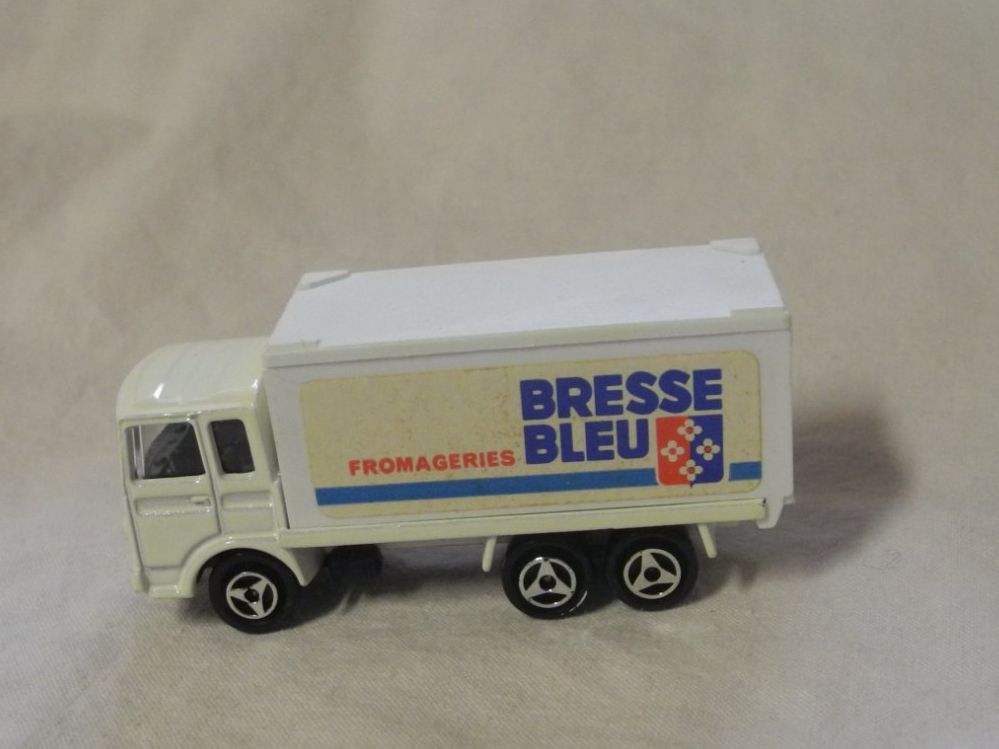 RENAULT 4L AIR france globe toys majorette 1/55 EUR 24,99 - FR