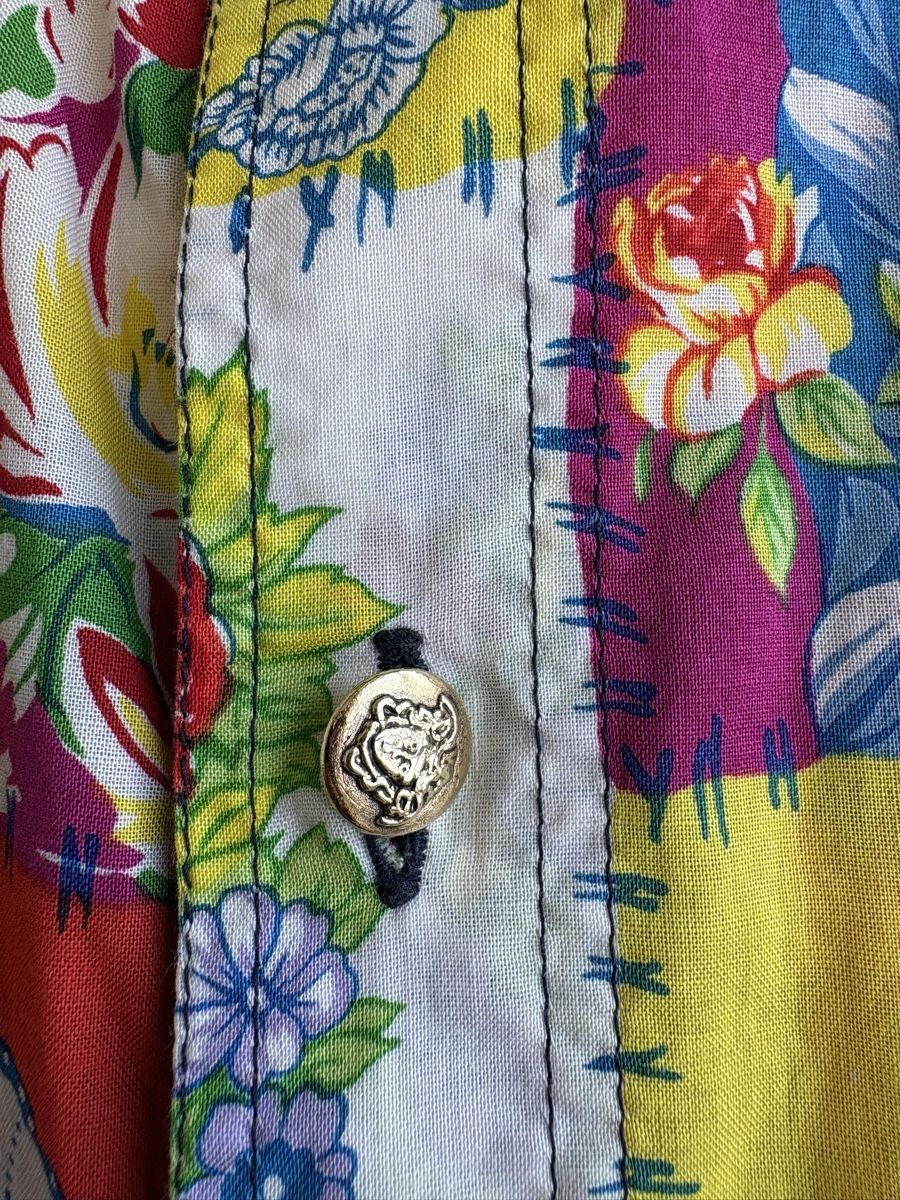 Versace Hemden, T-Shirts & Polos: Versace Jeans Couture Patchwork zuHemd M bunt Blumen, Sommer – Gebraucht aus Zürich von Auschra1 2