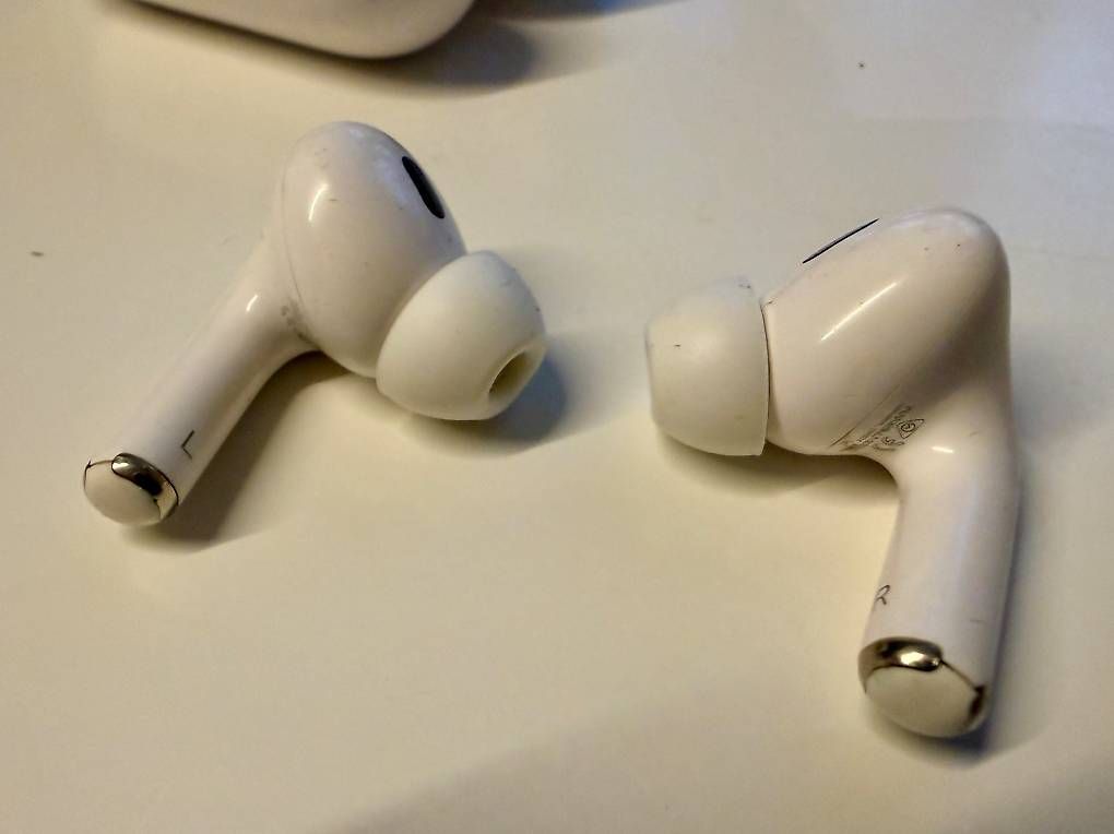 Cuffie: Apple AirPods Pro (2. Gen, USB-C) – Usato da Zürich venduto da Domiloch11 2