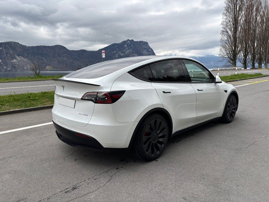 Tesla Automobili: Tesla Model Y Performance AWD – Usato da Kriens venduto da sxmi 3