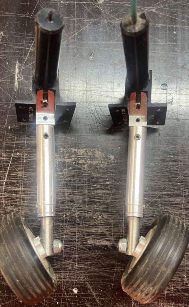 Modellismo RC: Carrelli retrattili pneumatici – Usato da Lodrino venduto da pedro_t 2
