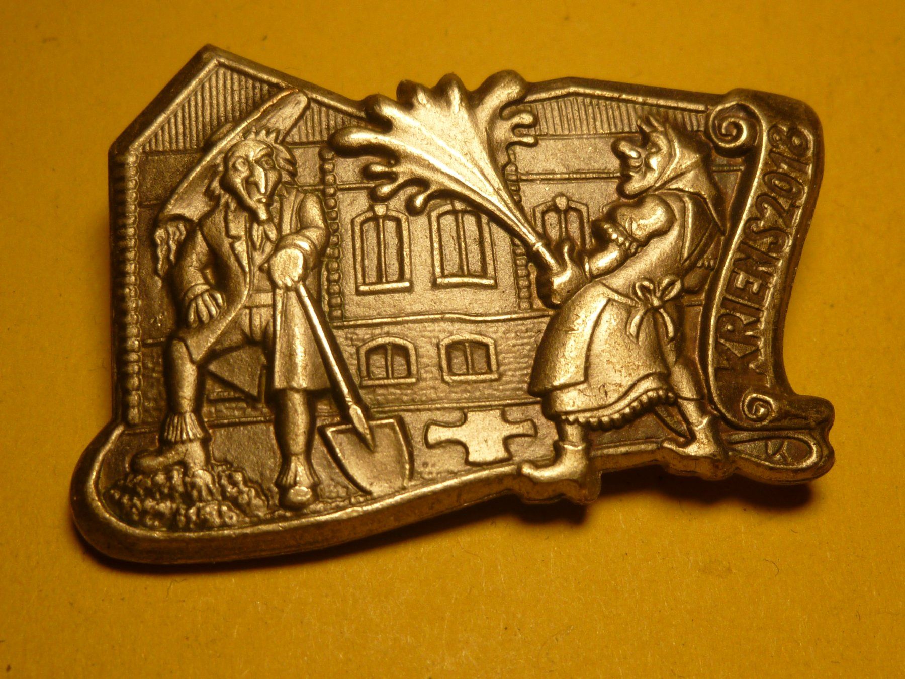 Placchette & Badge: KRIENS 2018 SILBER – Usato da Ried (Muotathal) venduto da Mandarin02