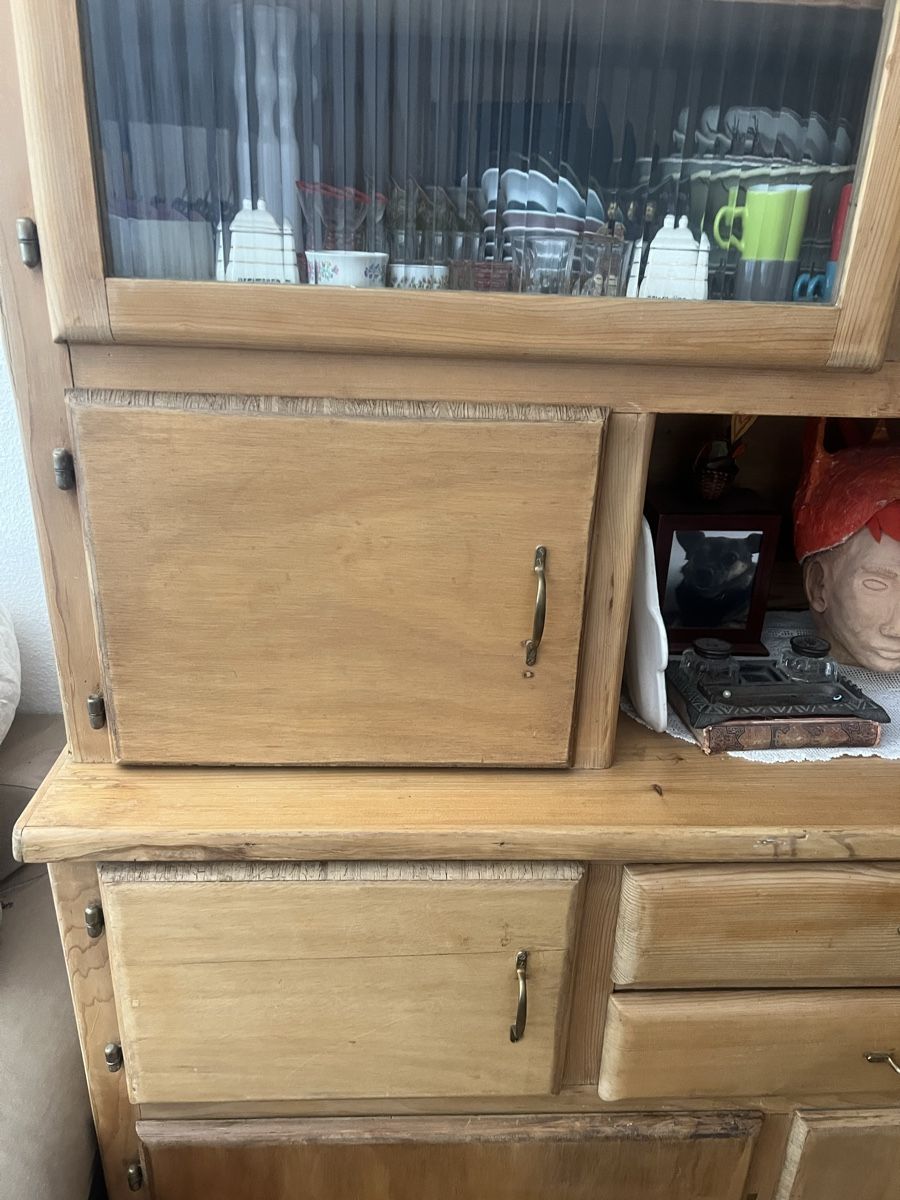 Armadi: WIRD ENTSORGT !!!!  Massive Holzschrank Glas Griffen vintage – Usato da Frenkendorf venduto da jorge0000 1