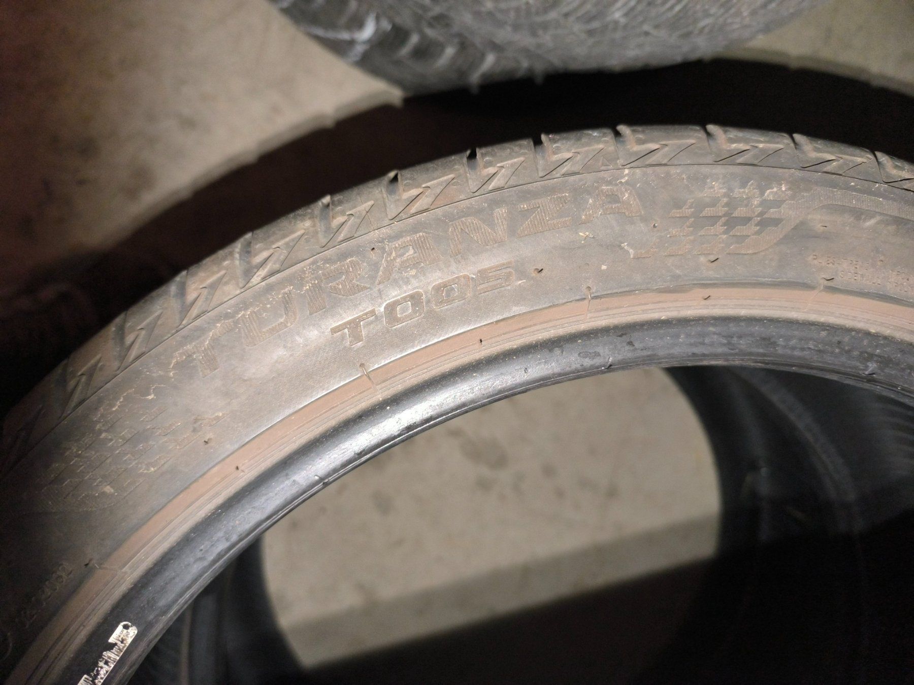 Bridgestone Pneumatici & Ruote complete: 235/40R19 Bridgestone – Usato da Jona venduto da Nabobtuning 3