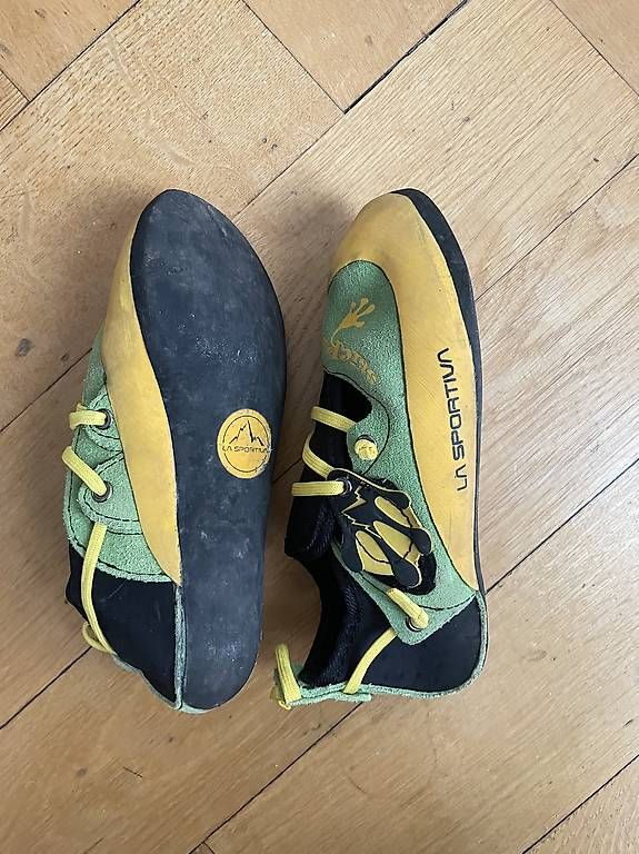 Schuhe für Jungen: Chaussures de grimpe 32-33 – Gebraucht aus Carouge GE von Noxynox2000 1