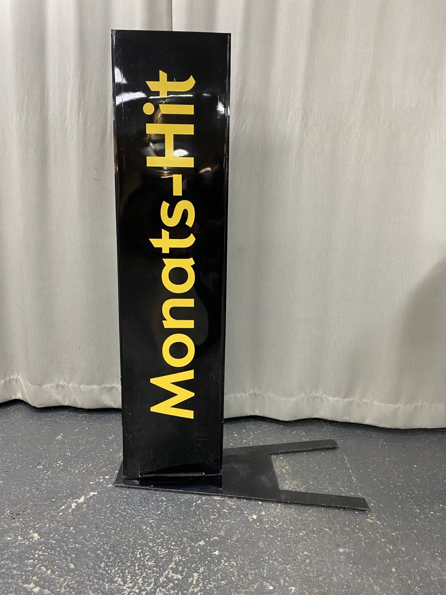 Allestimento di negozi e stand fieristici: Tafel Monatshit – Usato da Hägglingen venduto da Karin0802 1