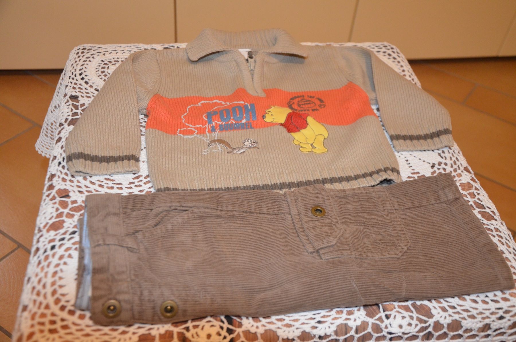 Lotti & Set di vestiti: TAILLE 68 - ENSEMBLE WINNIE THE POOH – Usato da Chiasso venduto da Dolly015