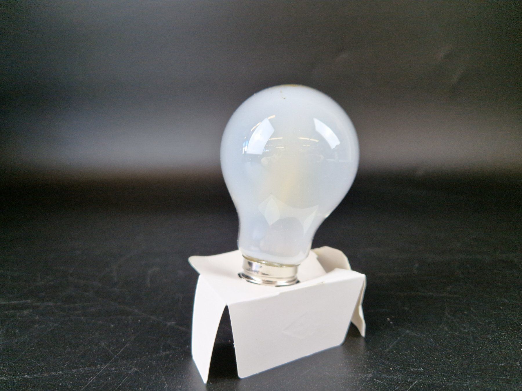 Philips Lampen: PHILIPS LED Glühbirne 60W – Neu (gemäss Beschreibung) aus Muhen von Restwert_Muhen 2