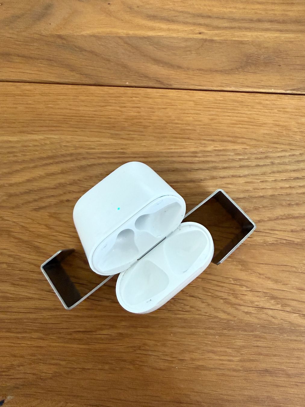 Apple Kopfhörer: APPLE AirPods 2 Charging Case (A1938) – Gebraucht aus Lausanne von Nine1982 3