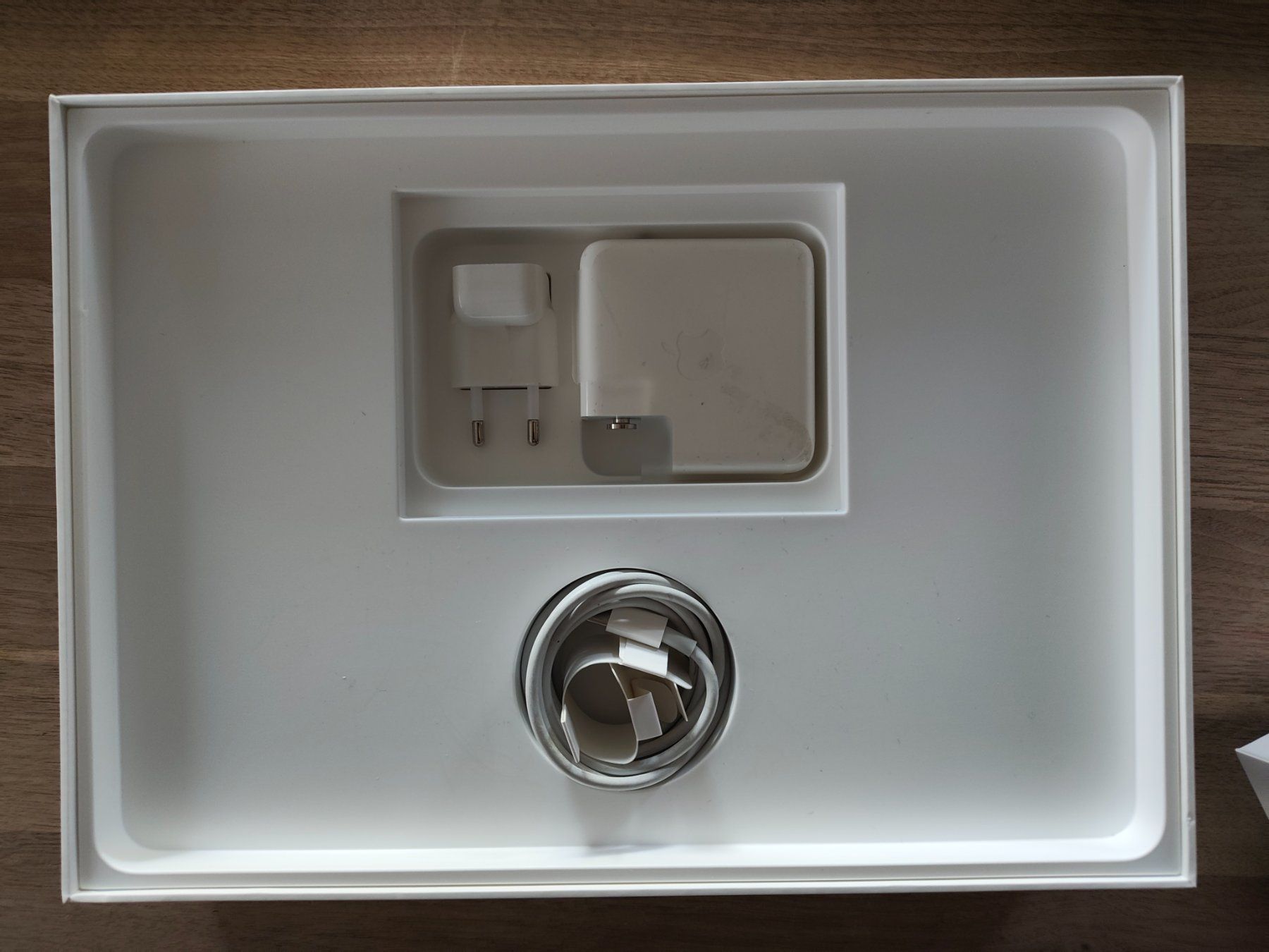 Apple Notebook: MacBook Pro 13" 2016 – Usato da Hüniken venduto da Satoshi.Nakamoto 3