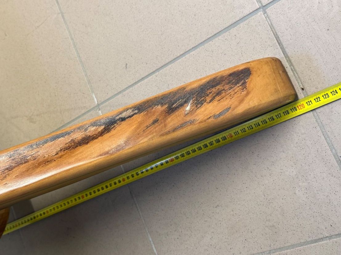 Altri mobili: Massiver Holztischfuss Nussbaum – Usato da Hagenbuch ZH venduto da buell06 2