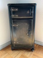 Industriekästli im Vintage Look- Metallkästli auf Rollen
