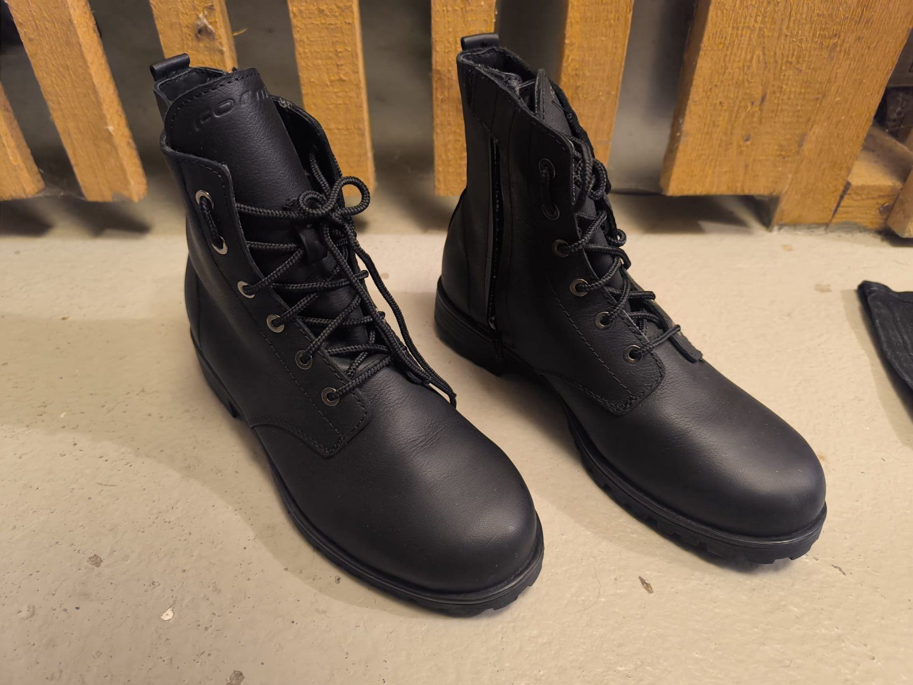 Damenschuhe: Forma Motorradstiefel – Gebraucht aus Schliern b. Köniz von casual_0