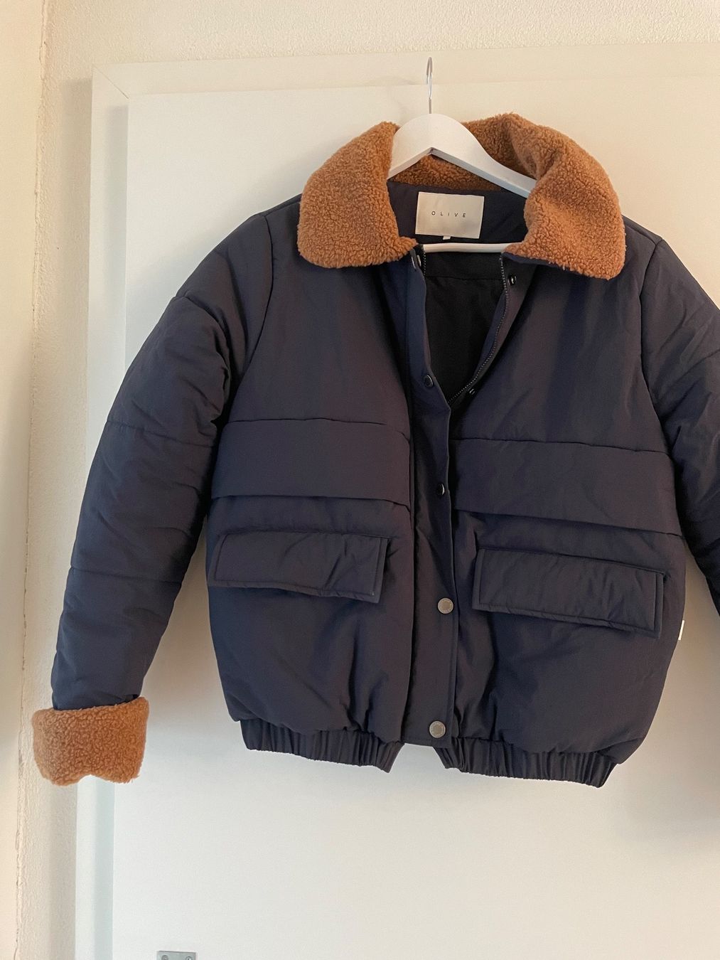 Giacche: Winterjacke von Oliveclothing – Usato da Zürich venduto da matisselover