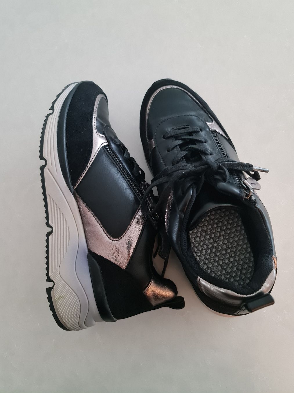 Chaussures femmes: Schwarze Sneaker Gr. 39 – D'occasion à Bülach par Rommar 2