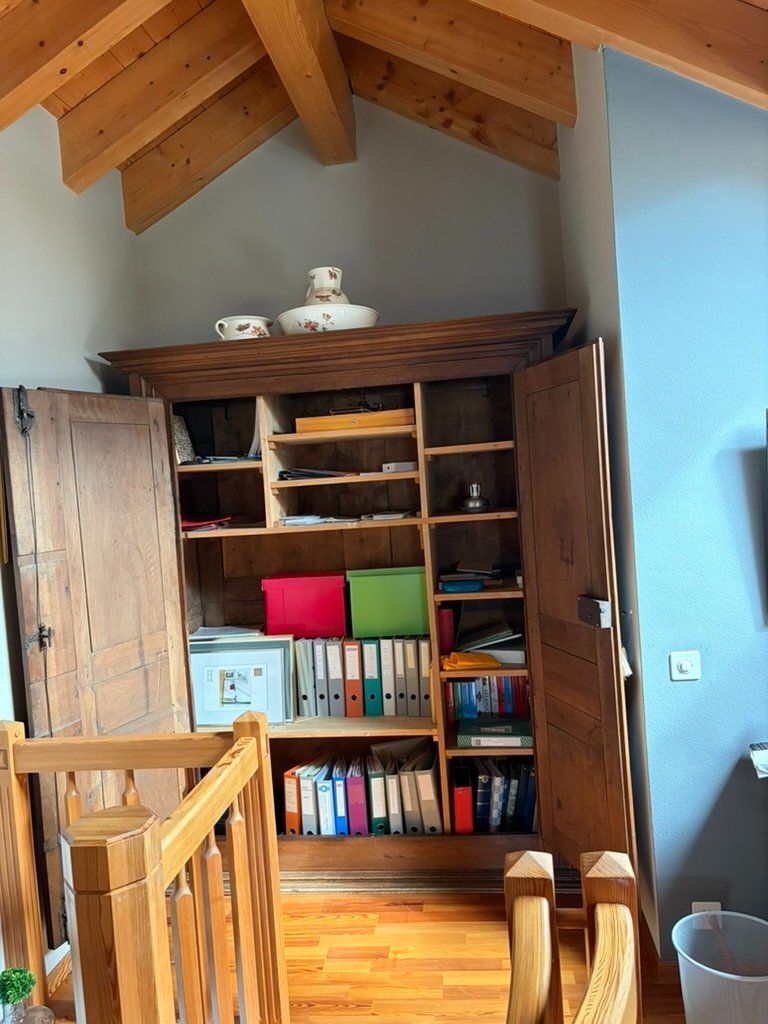 Armadi: Armoire savoyarde ancienne – Usato da Sion venduto da ber_zk6j 4