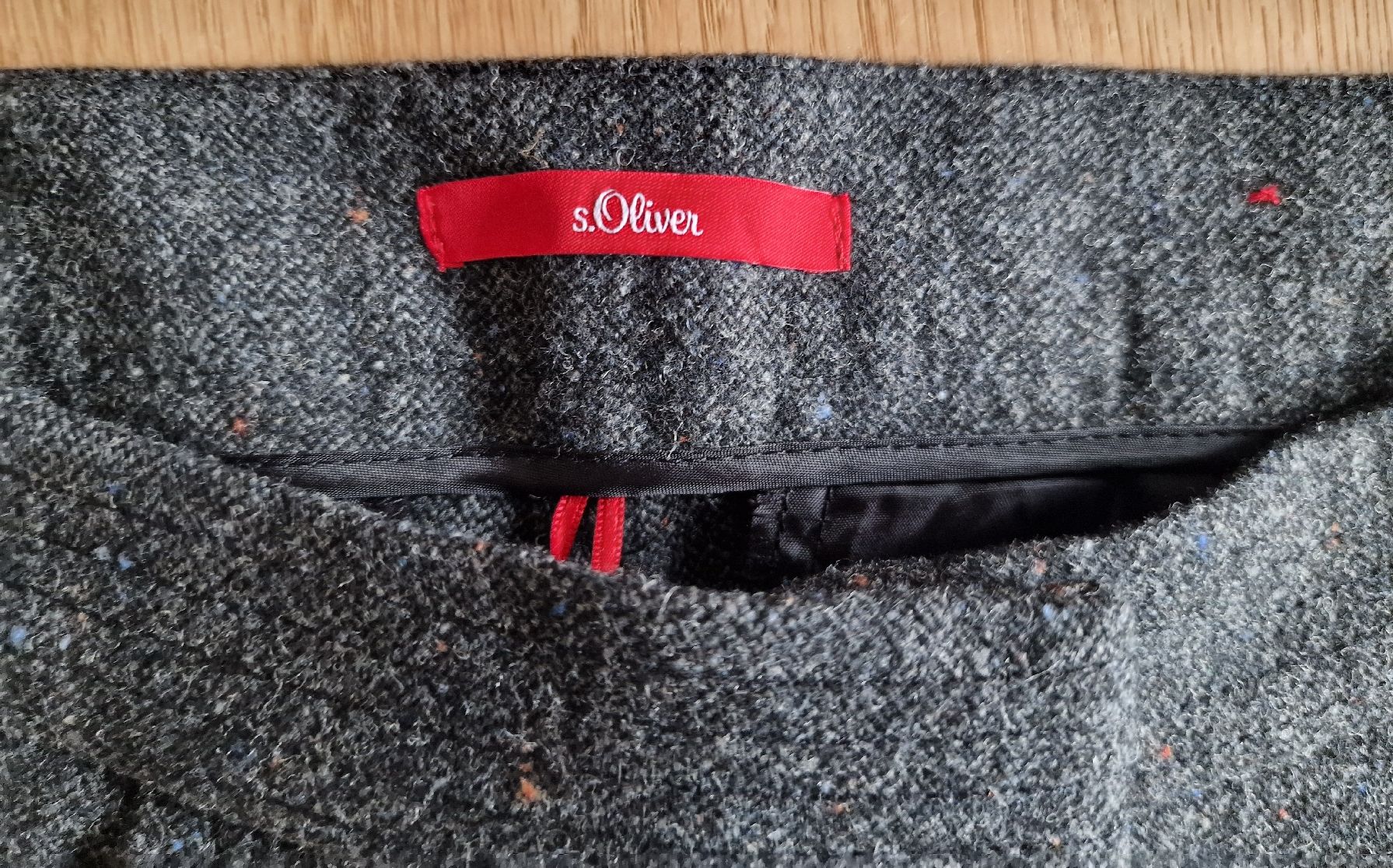 S.Oliver Pantaloni: S. Oliver kurze Pants – Usato da Lausen venduto da Joli-80 1