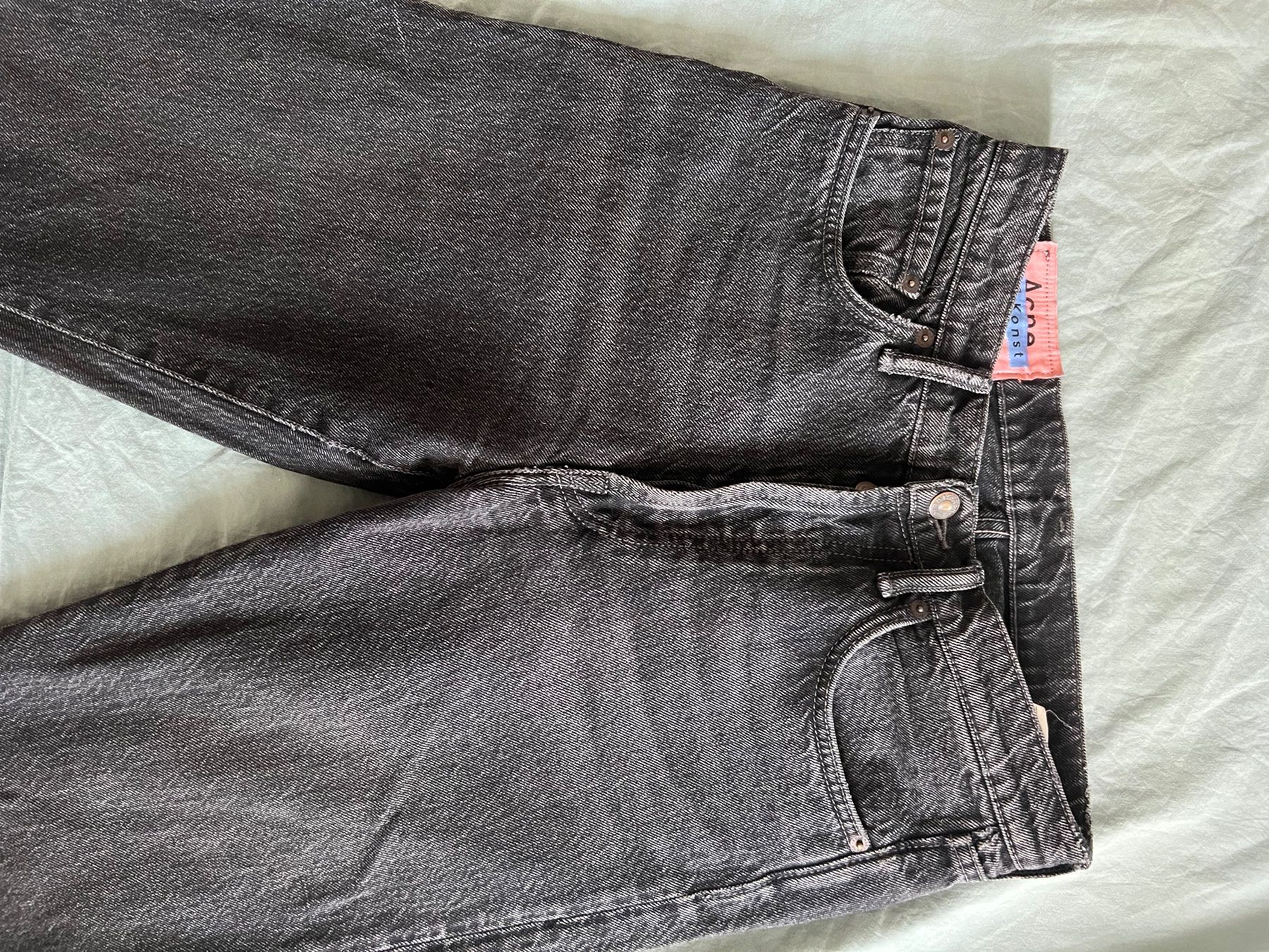Acne Studios Jeans: Jeans Acne Studios schwarz Grösse 30 neuwertig – D'occasion à Zürich par bonnuit