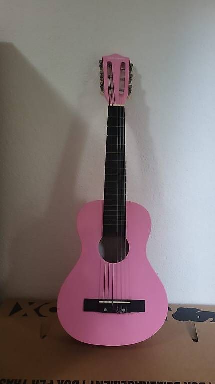 Strumenti musicali: Kids play guitar – Usato da Zürich venduto da maj_9mn5