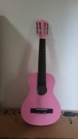 Kids play guitar