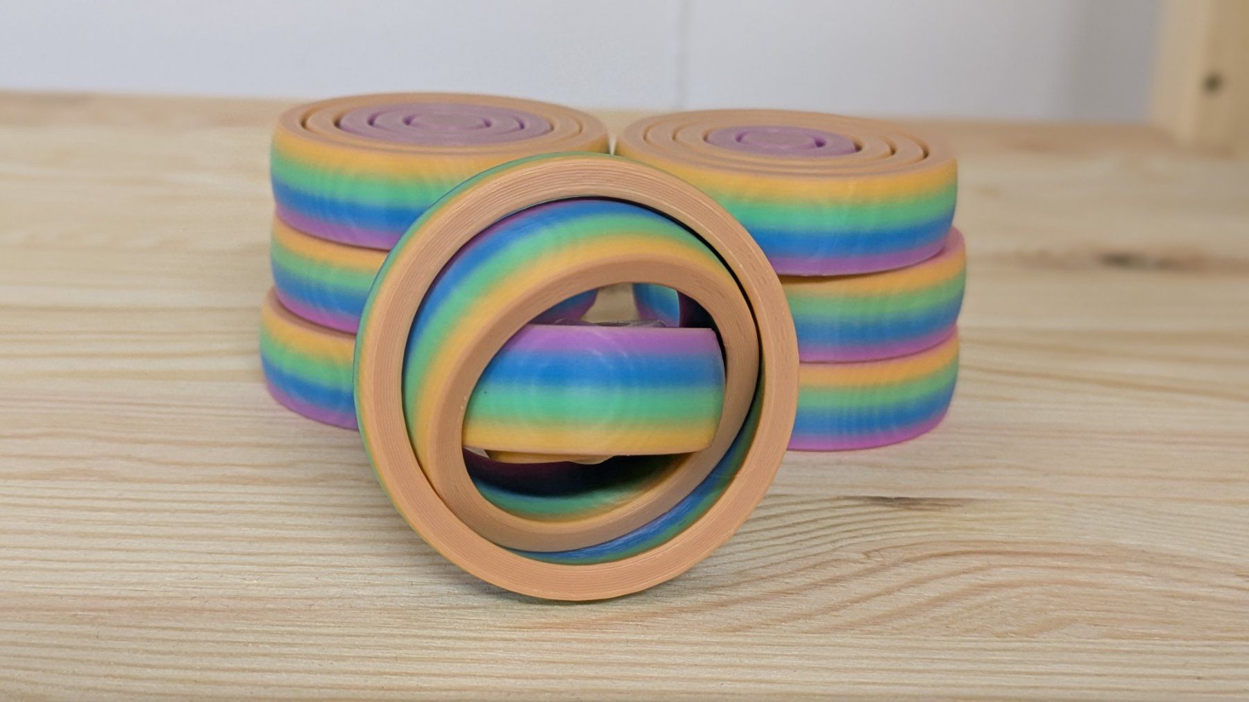 Spielzeuge: Fidget Ring – Regenbogen Anti-Stress Gadget – Neu (gemäss Beschreibung) aus Staufen von El3D 4