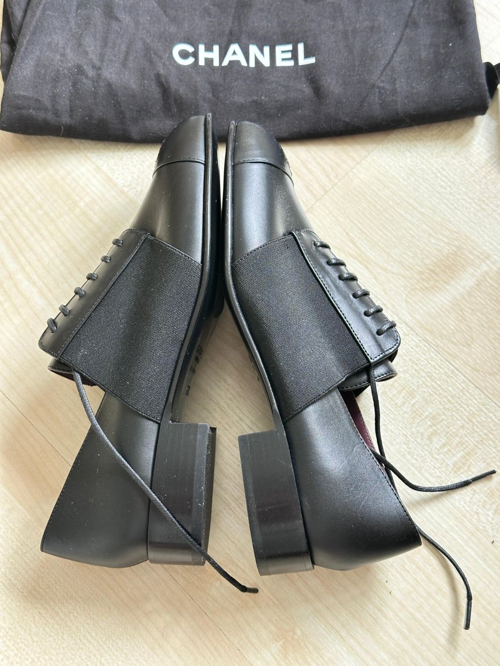 Chanel Scarpe da donna: Chanel black leather derbies C cut 37 – Nuovo (secondo la descrizione) da Baar venduto da reijin90 4