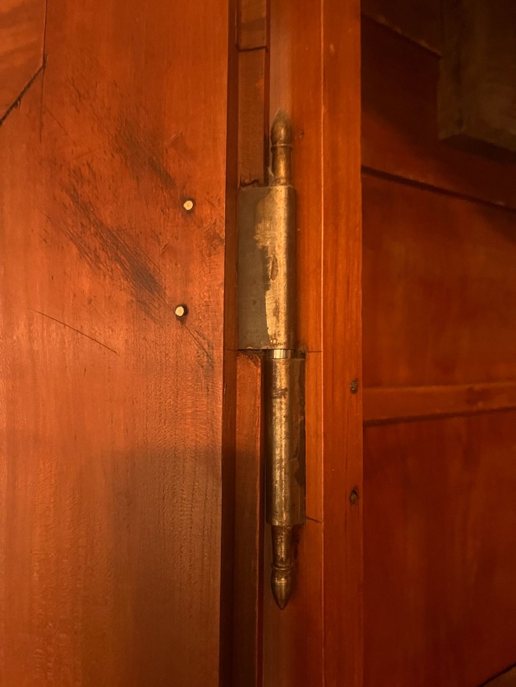 Armadi: Wunderschöner Massiver Holzschrank Chriesiholz – Usato da Zürich venduto da leia12 3