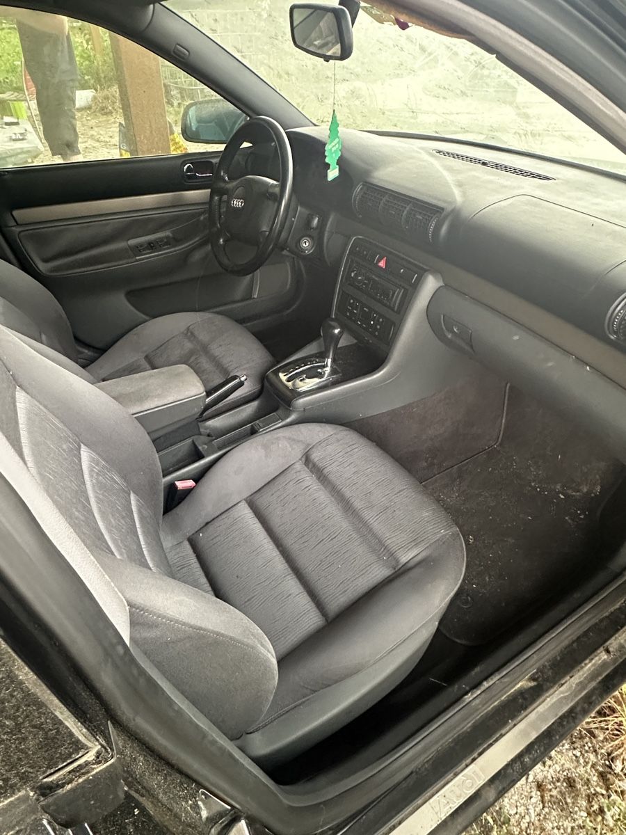 Audi Autos: Audi A4 2.4L V6 – D'occasion à Bleienbach par -Benji- 1