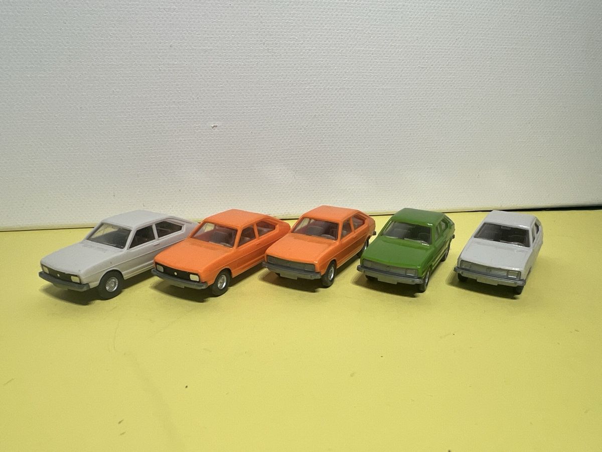 Wiking Modellini d'auto: Wiking Konvolut VW Passat 1/87 – Nuovo (secondo la descrizione) da Weinfelden venduto da Kammerflimmern