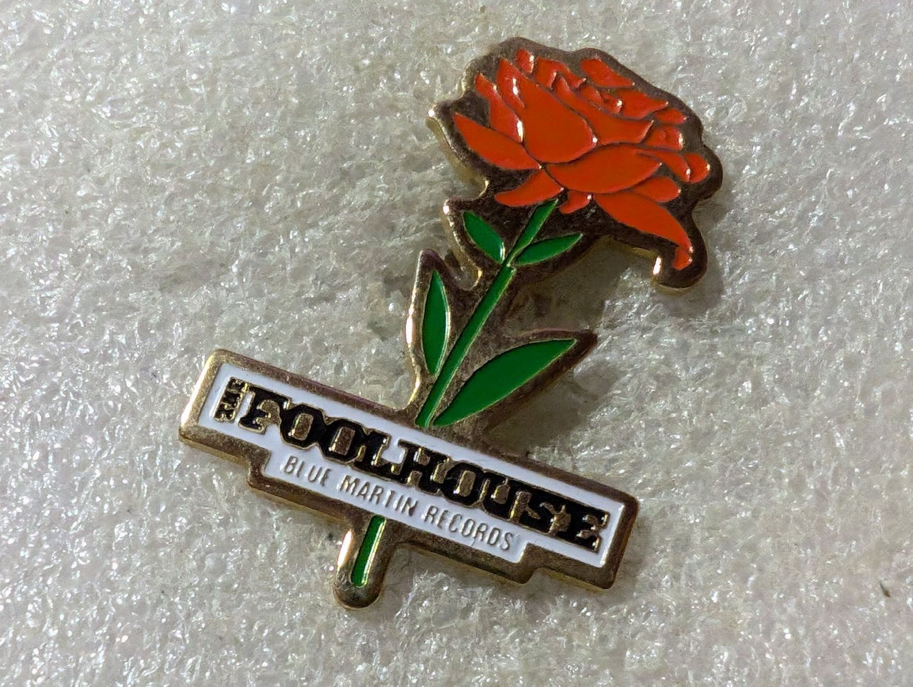Placchette & Badge: Ansteckpin 61: Foolhouse – Usato da Oppligen venduto da Pin-Fall-Shop