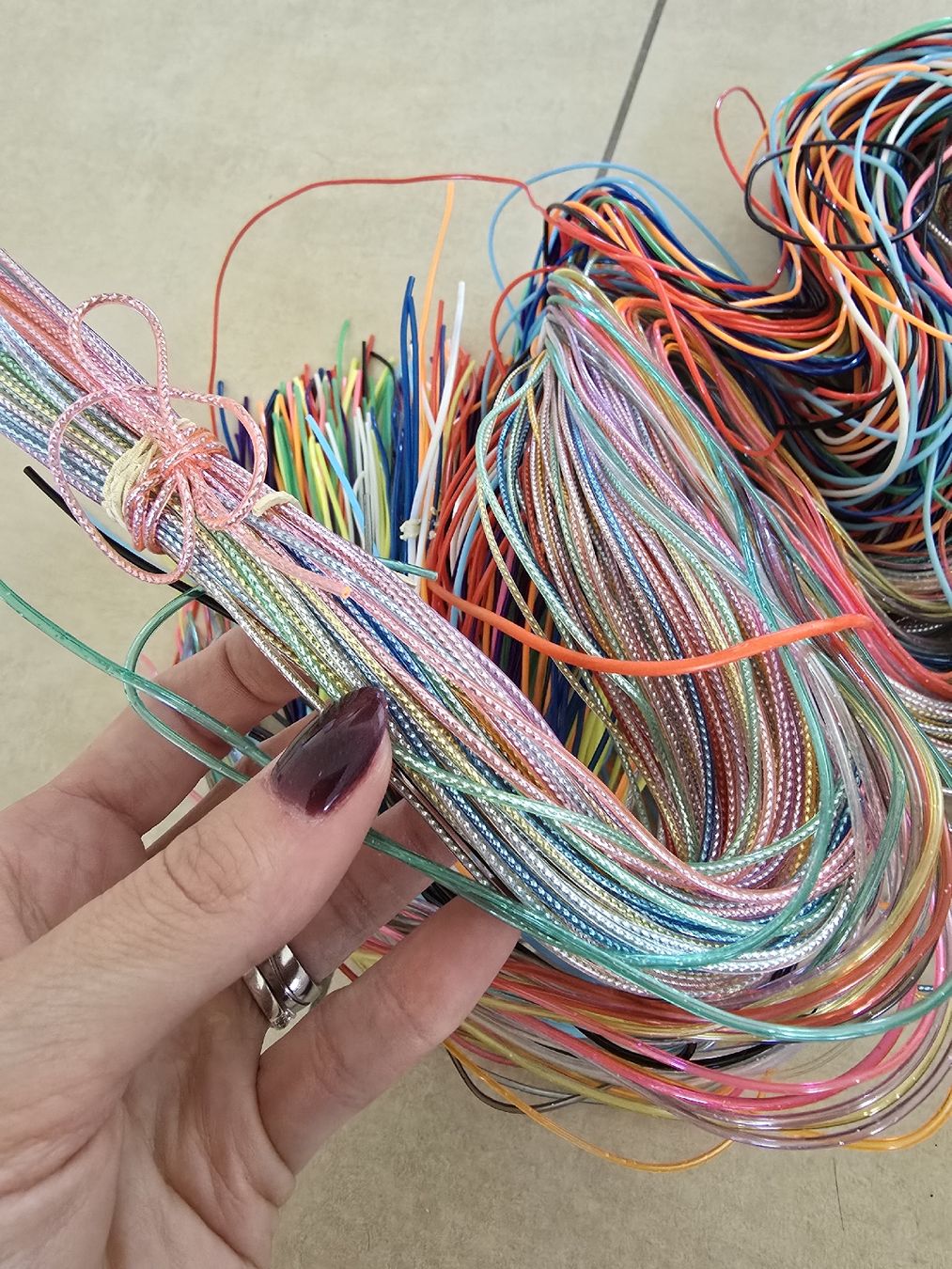 Bastelsets: Scoubidou Bänder – Gebraucht aus Rickenbach b. Wil von VeryLovelyThings 2